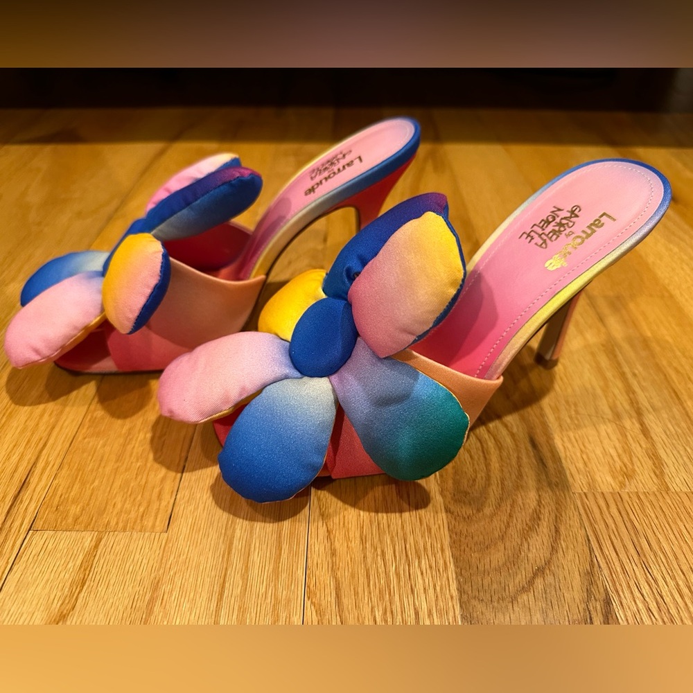 Larroude Full Bloom Mule in Rainbow Sz 7